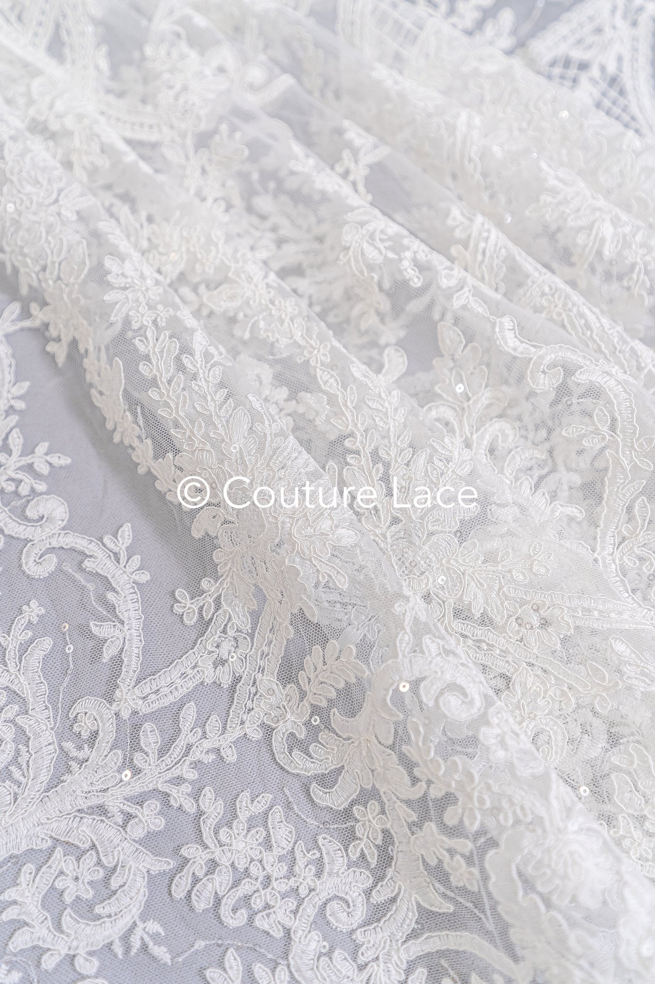 Dentelle de Mariée Luxueuse à Motif Floral Baroque // L26-276