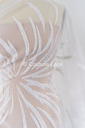 Tissu jacquard de mariée transparent avec grand motif floral 3D – Off-White // R-044