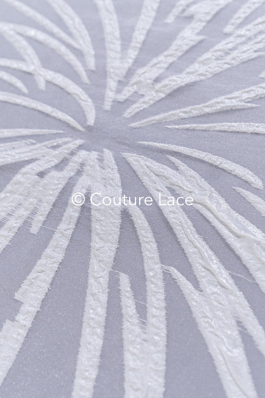 Tejido jacquard nupcial transparente con gran motivo floral 3D – Off-White // R-044