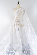 Tejido jacquard nupcial transparente con gran motivo floral 3D – Off-White // R-045