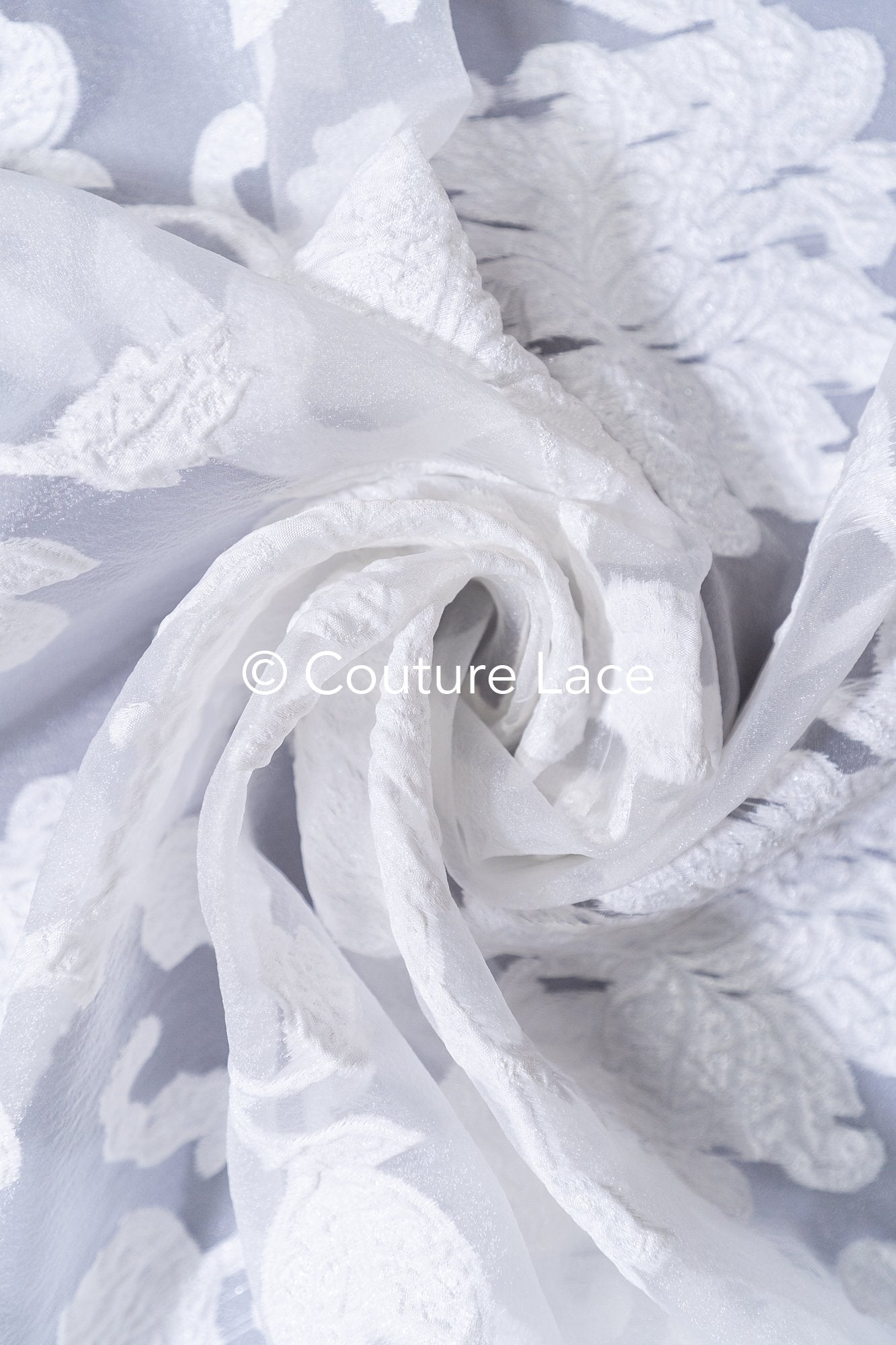 Tejido jacquard nupcial transparente con gran motivo floral 3D – Off-White // R-045