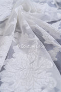Tejido jacquard nupcial transparente con gran motivo floral 3D – Off-White // R-045