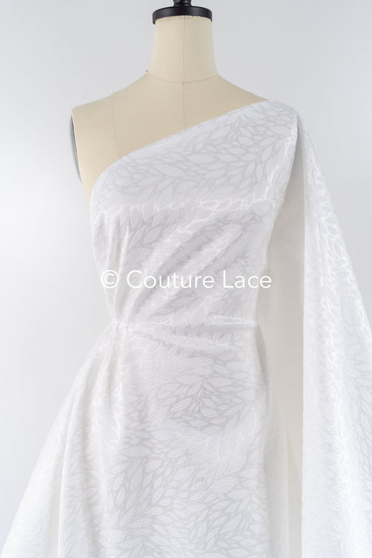 Elegante tejido jacquard nupcial con motivo abstracto de hojas – Off-White, moderno jacquard satinado bridal // R-048