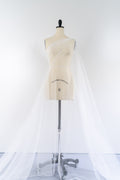 Rollo de 27,4 metros / 30 yardas - Tul suave extra ligero – blanco puro / brillante – 160 cm de ancho // R-160-27-BALLEN
