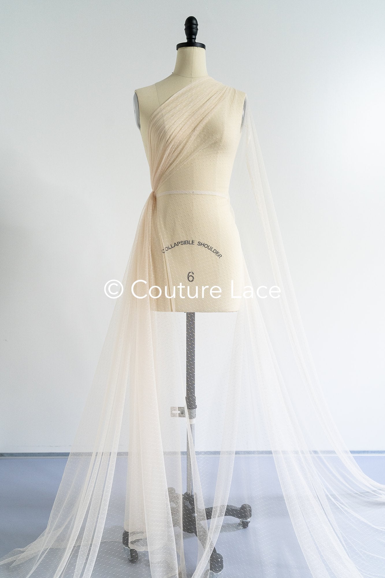 Tul con puntos súper suave – Champagner – 150 cm de ancho // R-170-6