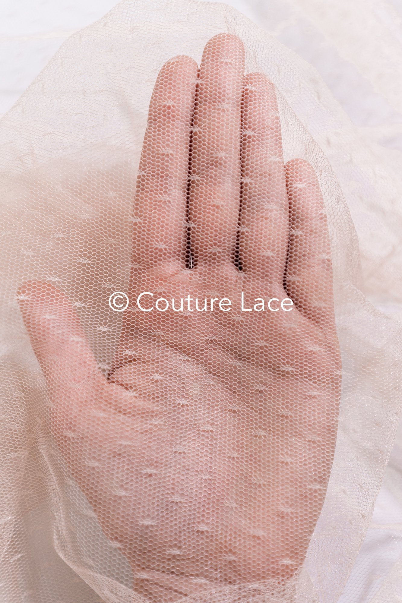 Tul con puntos súper suave – Nude – 150 cm de ancho // R-172-9