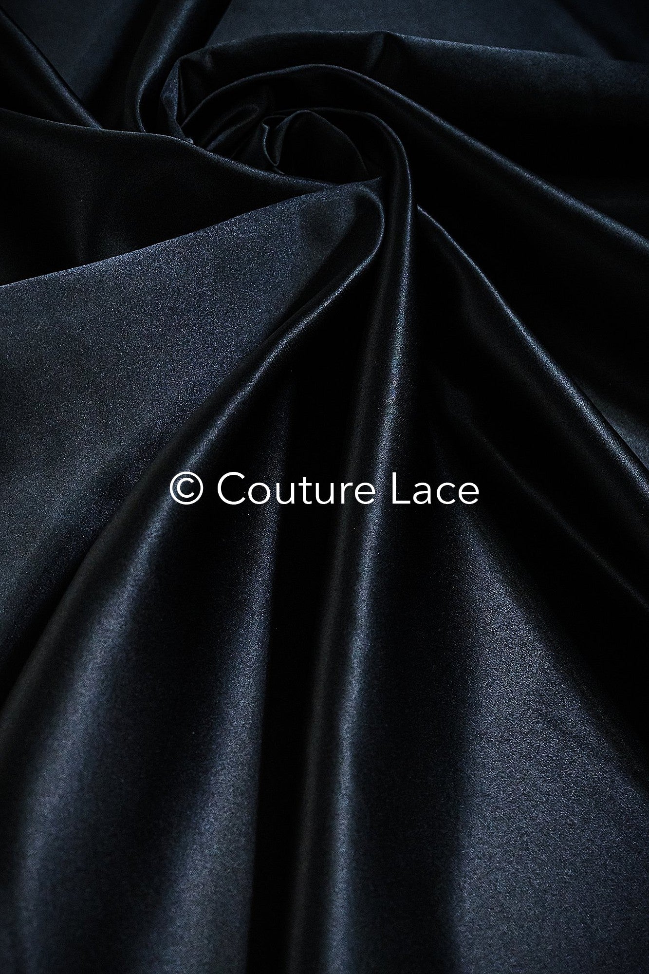 Edler schwarzer Stoff – Seiden-glatter Glanz für Prinzessinnen Kleider, Abendroben und Dekoration // R-069