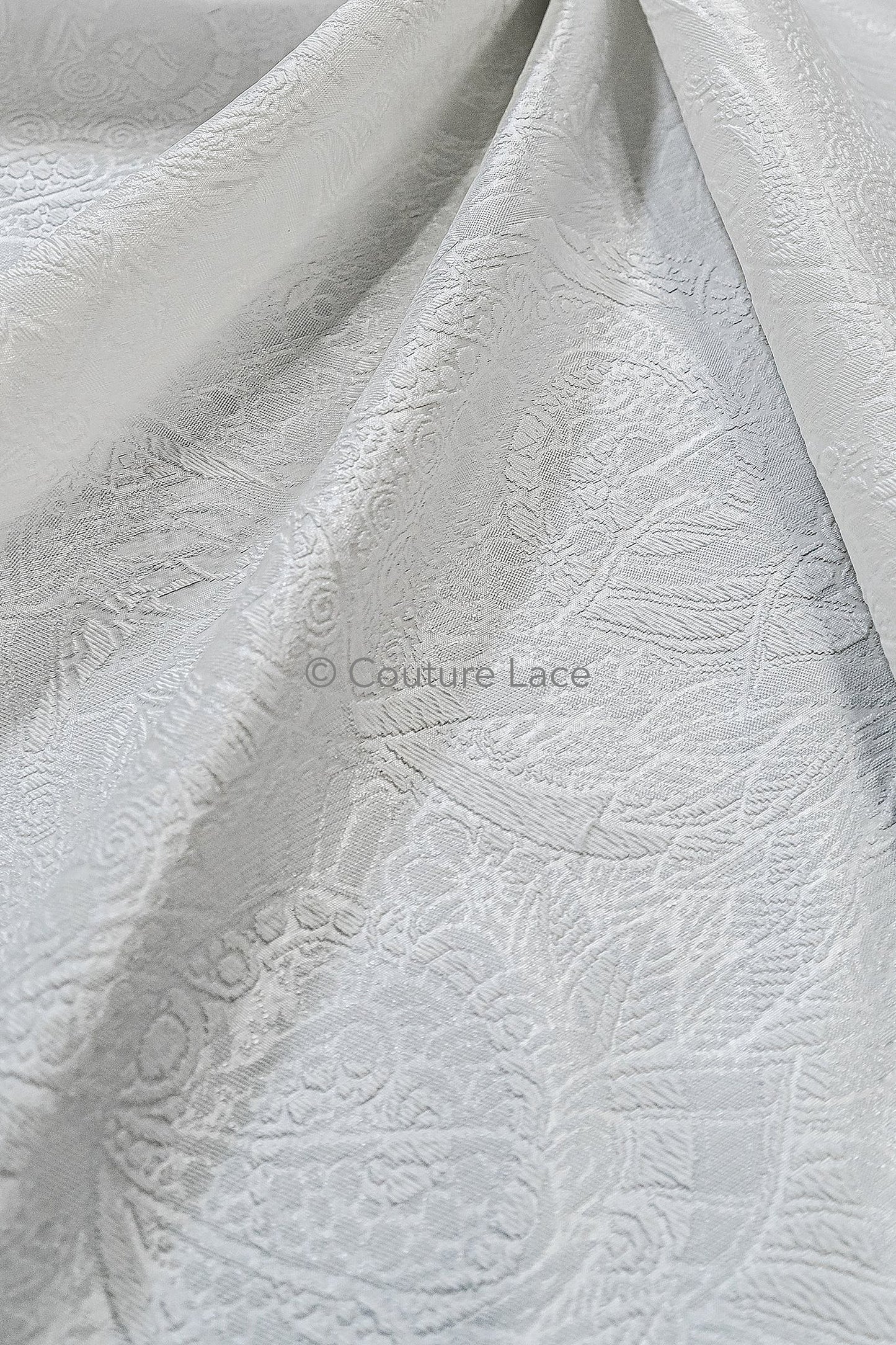 Luxus Jacquard Brautstoff mit floralem Paisley-Muster – Off-White, edler Satin Jacquard // R-076