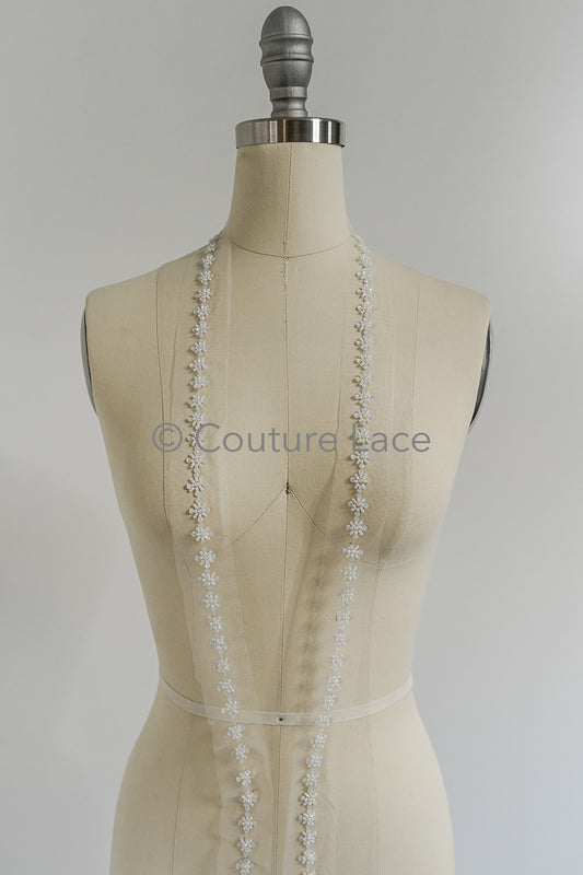 Brautspitze Borte mit Perlen & Pailletten/ Blumen Spitzenborte weiß/ Brautgürtel Borte/ Spitzenborte für Brautkleid// T24-095