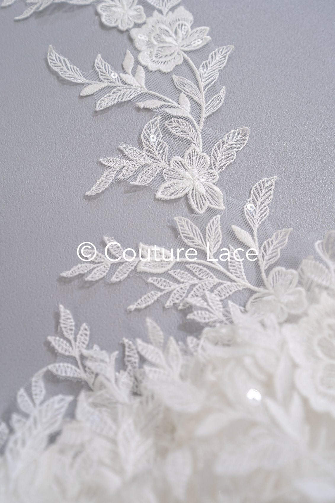 Brautspitze Borte mit Pailletten/ Spitzenborte off-white/ Braut Spitzenborte/ Spitzenborte für Brautkleid// T24-002
