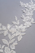 Brautspitze Borte mit Pailletten/ Spitzenborte off-white/ Braut Spitzenborte/ Spitzenborte für Brautkleid// T24-018