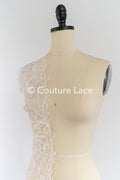 Brautspitze Borte mit Perlen & Pailletten/ Spitzenborte off-white / Braut Borte/ Spitzenborte für Brautkleid// T24-118
