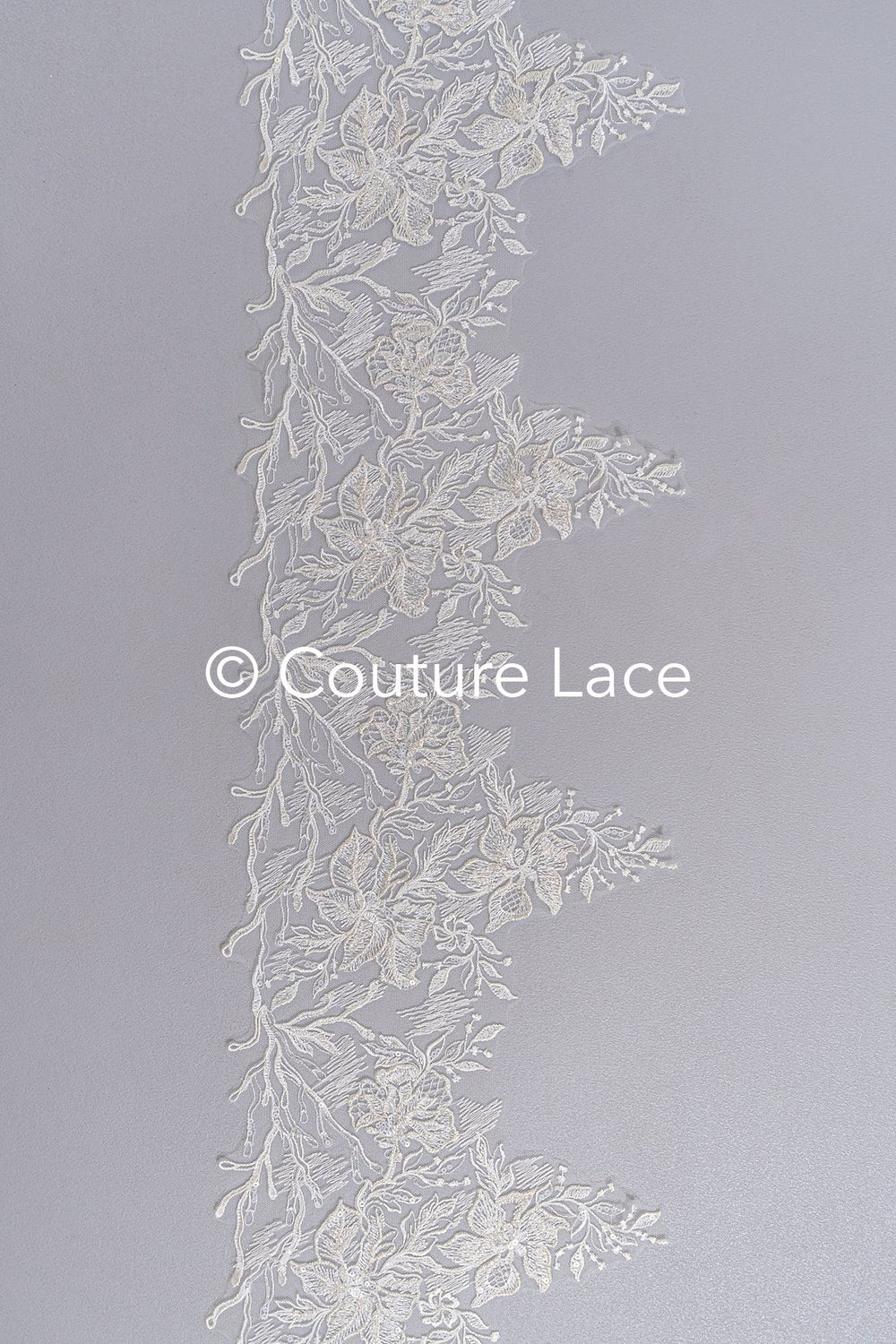 Brautspitze Borte mit Perlen & Pailletten/ Spitzenborte off-white / Braut Borte/ Spitzenborte für Brautkleid// T24-118