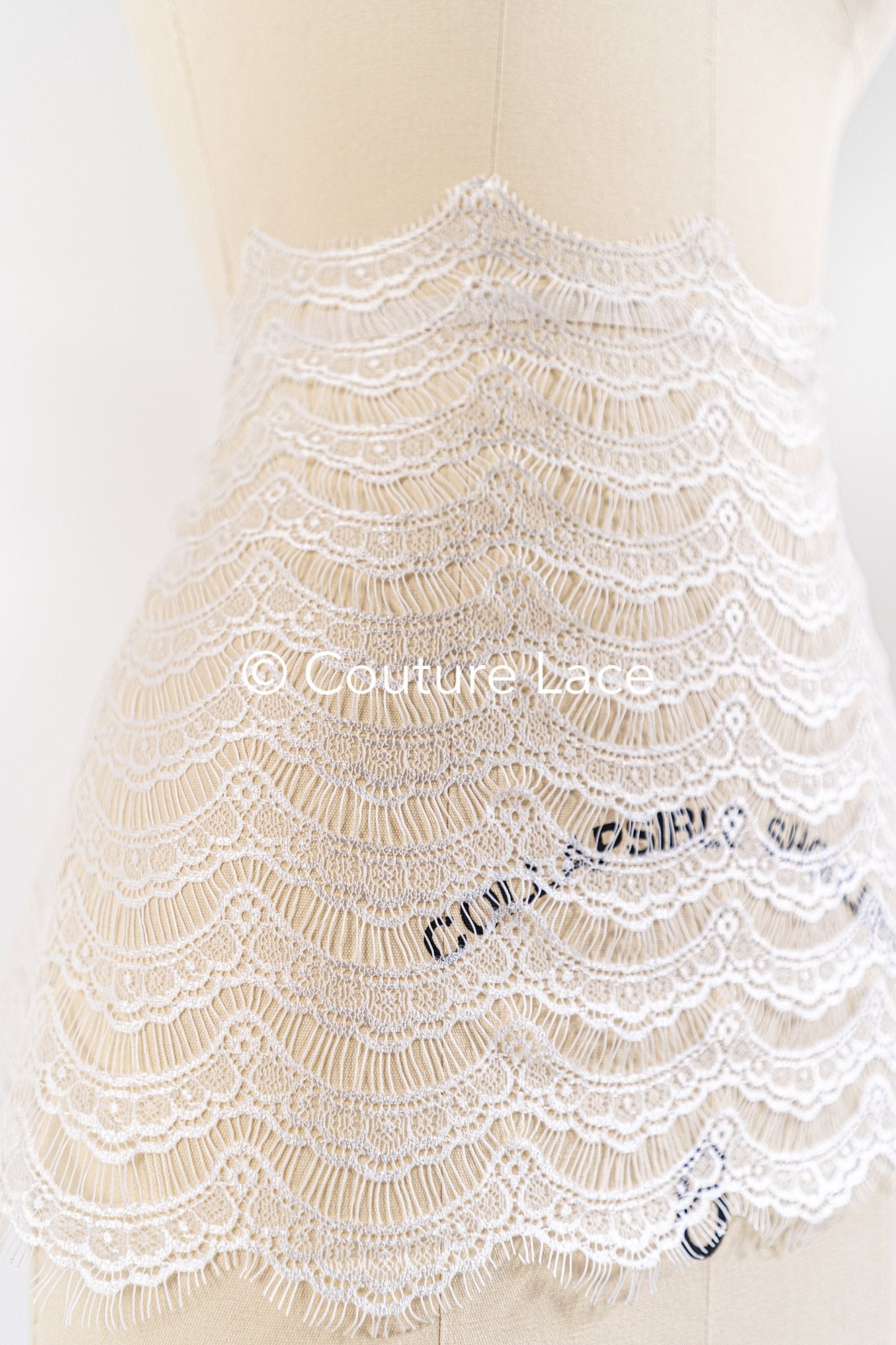 3 Meter Französische Blumen Spitze Borte/ Französische Chantilly Brautspitze Borte // T26-262