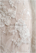 Romantischer Blumen Spitzenstoff/ Blumenspitze Off-White/ Hochzeitskleid Spitze/ Brautblumen Spitzenstoff mit Pailletten// L22-507