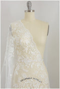 Romantischer floraler Braut Spitzenstoff/ bestickte Hochzeitsspitze/ Brautspitzenstoff Off-White// L17-018