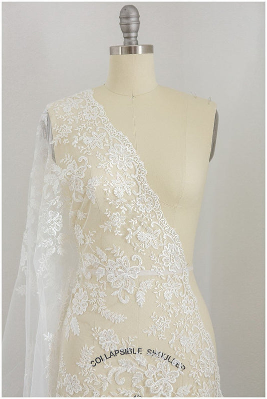 Romantischer floraler Braut Spitzenstoff/ bestickte Hochzeitsspitze/ Brautspitzenstoff Off-White// L17-018