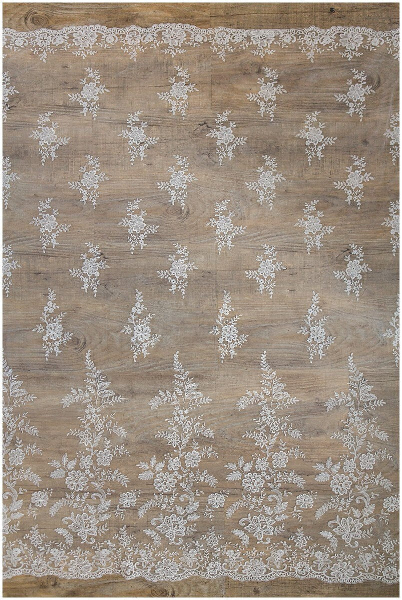 Romantischer floraler Braut Spitzenstoff/ bestickte Hochzeitsspitze/ Brautspitzenstoff Off-White// L17-018