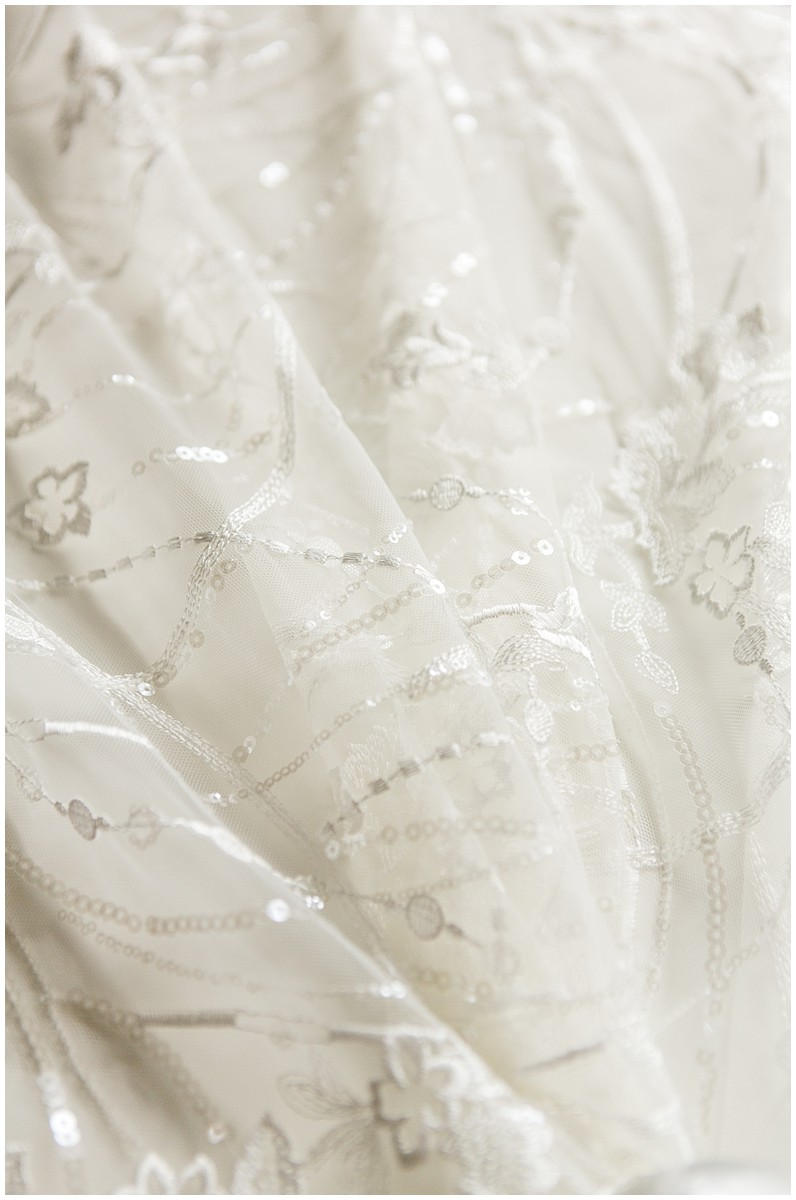 Pailletten Spitzenstoff, Pailletten bestickte Blütenspitze, Hochzeitskleid Spitze, weich bestickter Spitzenstoff, Braut Spitzenstoff// L17-083