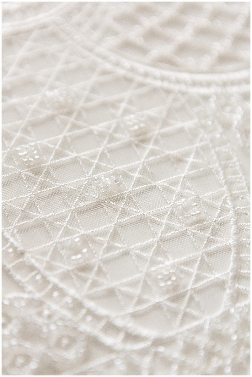Schwerer Perlen Spitzenstoff für Brautkleider/ Französische Perlenspitze Off-White/ geometrischer Spitzenstoff/ Braut Perlenspitze// L17-079