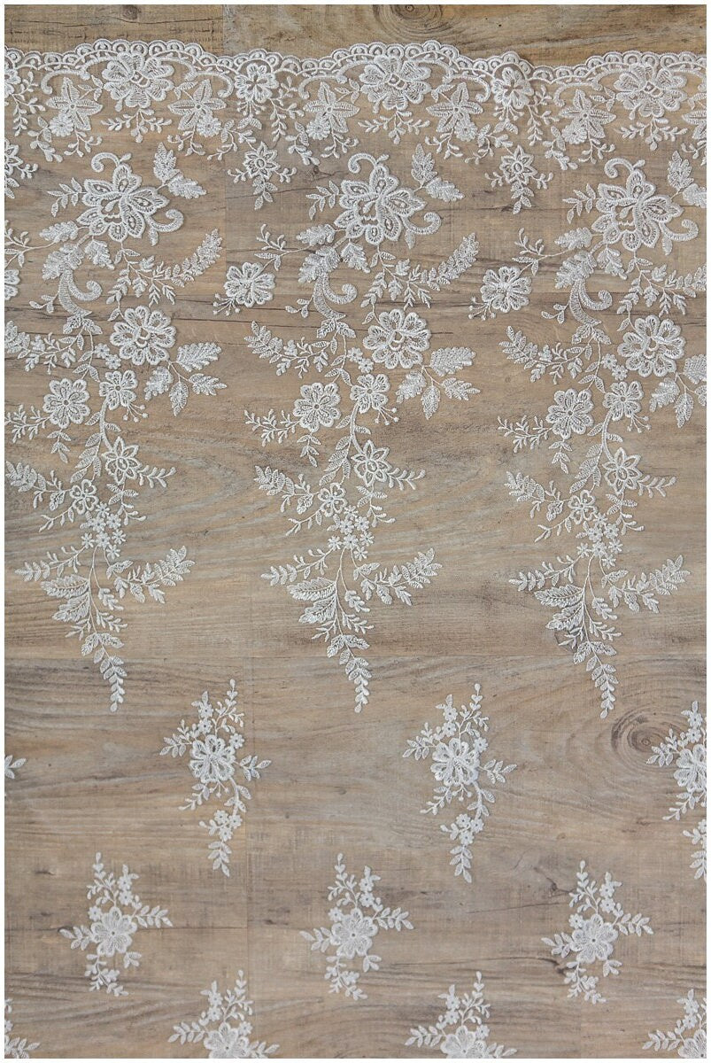 Romantischer floraler Braut Spitzenstoff/ bestickte Hochzeitsspitze/ Brautspitzenstoff Off-White// L17-018