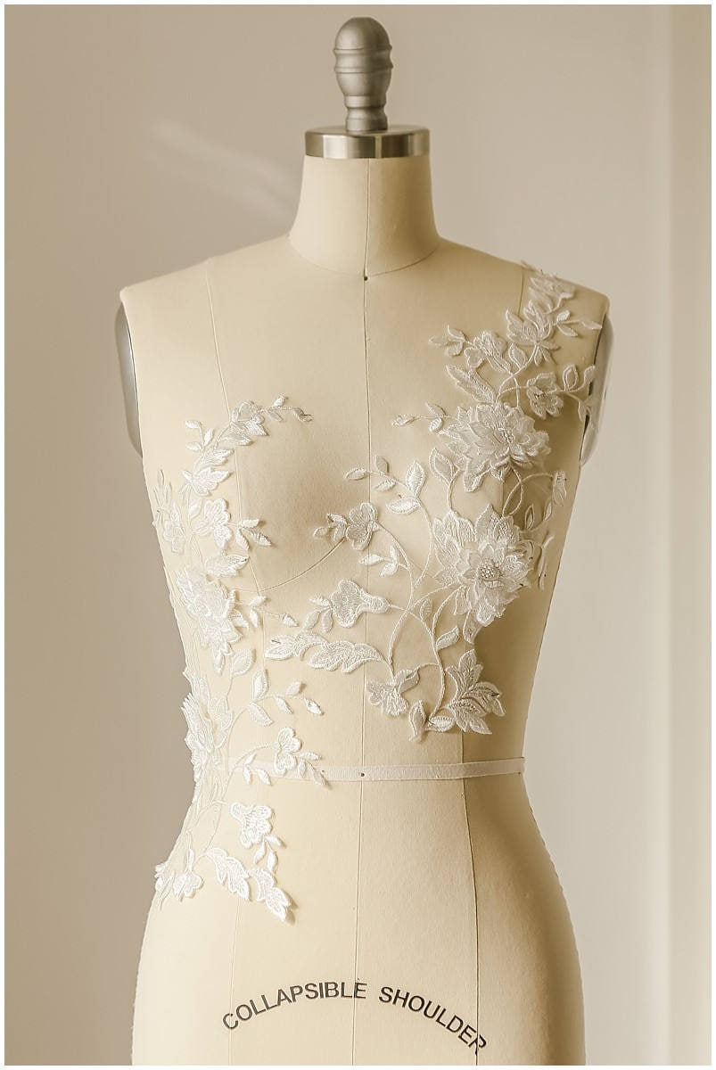 2Stk. Verspiegelte 3D Spitze Blume Applikation, 3D Aufnäher, Brautkleid Spitze Blume, Spitze Aufnäher, Brautkleid Applikation// A17-011