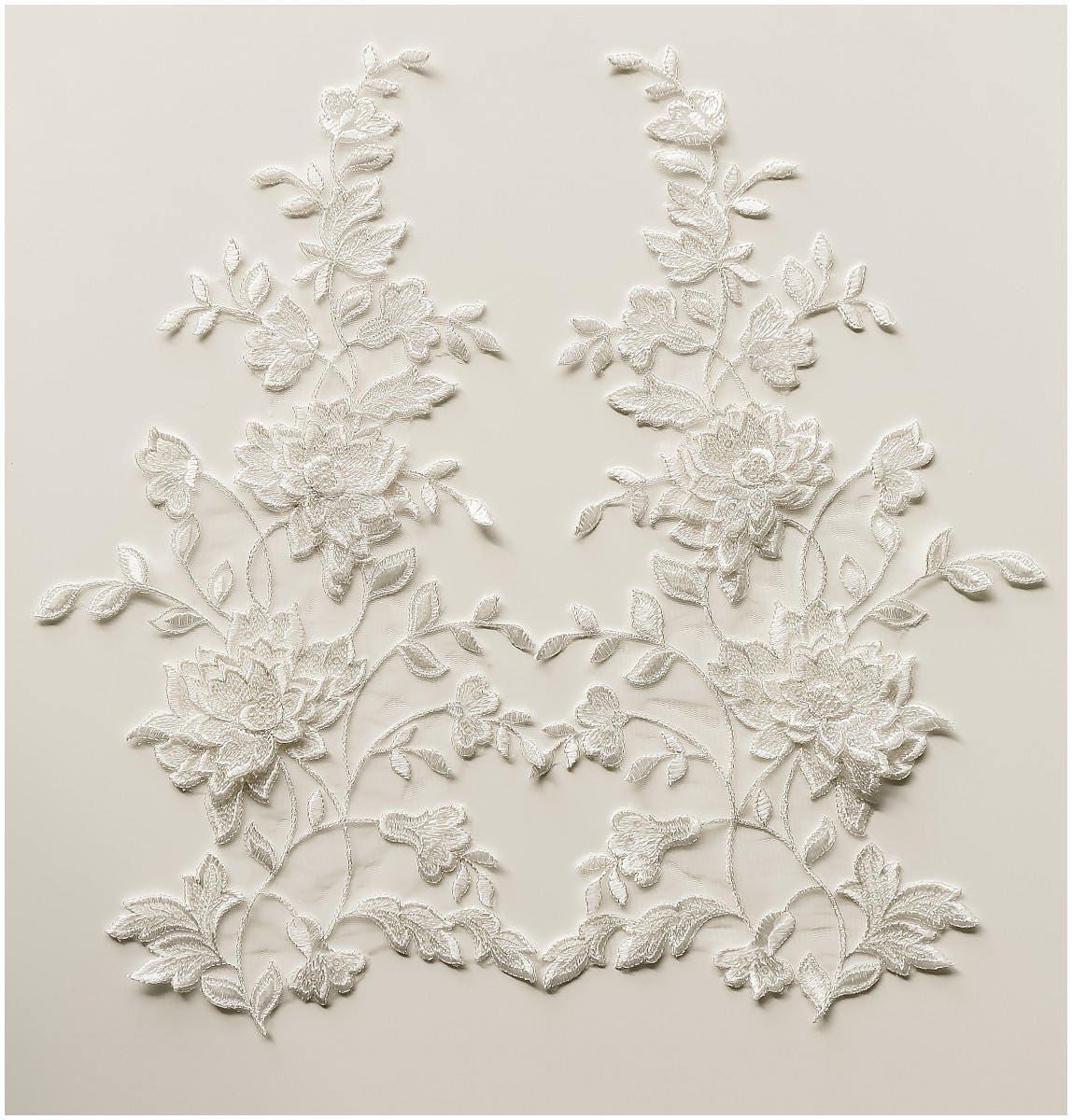 2Stk. Verspiegelte 3D Spitze Blume Applikation, 3D Aufnäher, Brautkleid Spitze Blume, Spitze Aufnäher, Brautkleid Applikation// A17-011