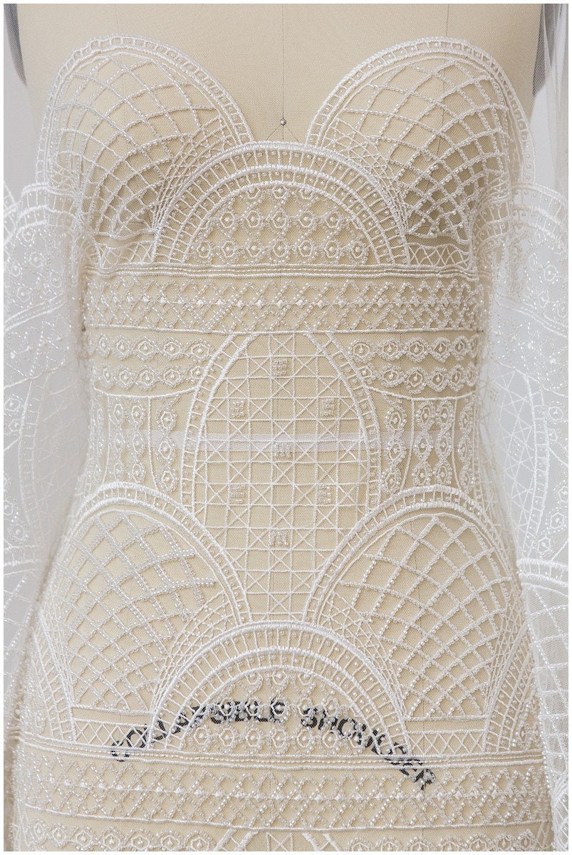 Schwerer Perlen Spitzenstoff für Brautkleider/ Französische Perlenspitze Off-White/ geometrischer Spitzenstoff/ Braut Perlenspitze// L17-079