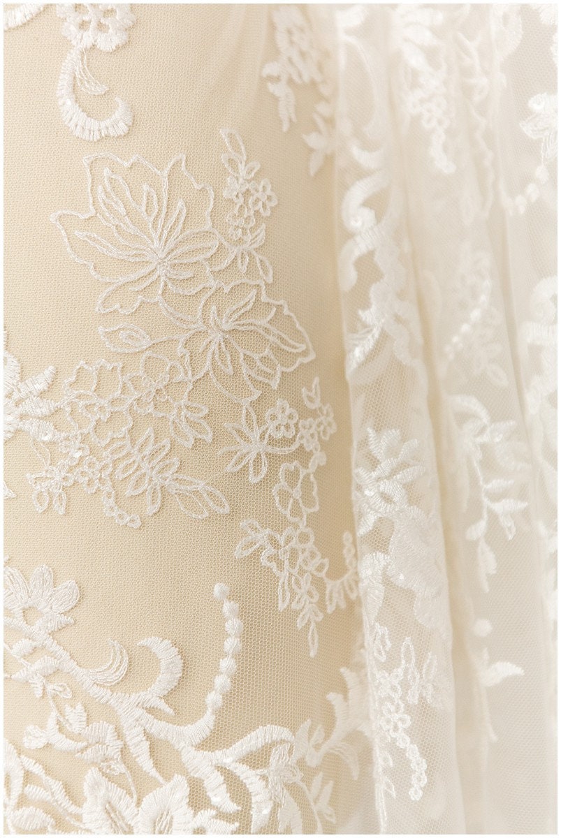 Baumwolle bestickter Blumen Spitzenstoff/ Braut Spitzenstoff Off-White/ Hochzeitskleid Spitzenstoff/ florale Spitze/ Braut Spitze// L17-114