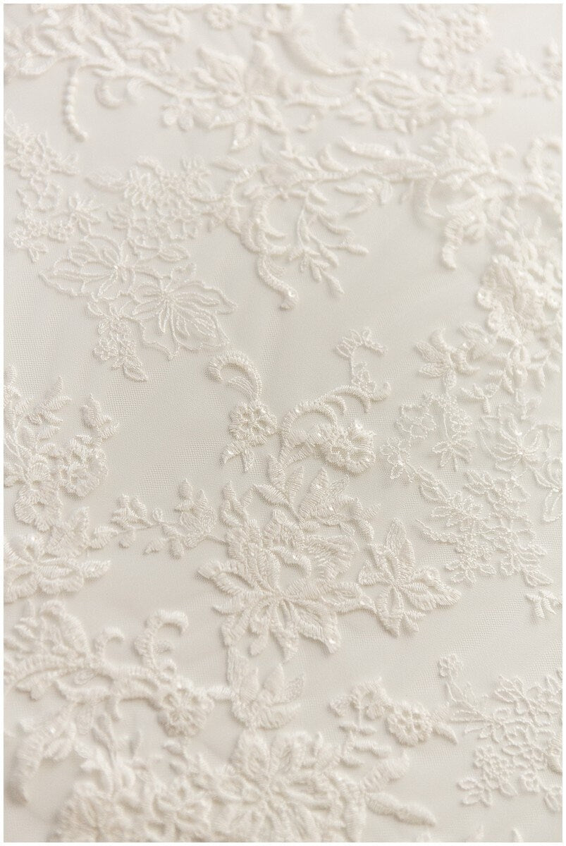Baumwolle bestickter Blumen Spitzenstoff/ Braut Spitzenstoff Off-White/ Hochzeitskleid Spitzenstoff/ florale Spitze/ Braut Spitze// L17-114
