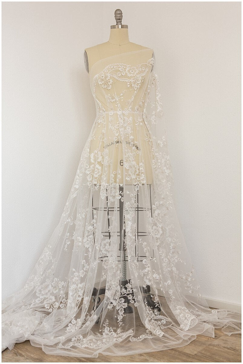 Weicher Blüten Spitzenstoff Off-White Silber/ Braut Spitzenstoff/ Hochzeitskleid Spitzenstoff mit Pailletten/ florale Spitze// L17-101