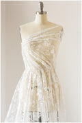 Romantischer Braut Spitzenstoff Off-White/ Pailletten bestickte Blütenspitze/ Hochzeitskleid Spitze/ bestickte Spitze// L17-094