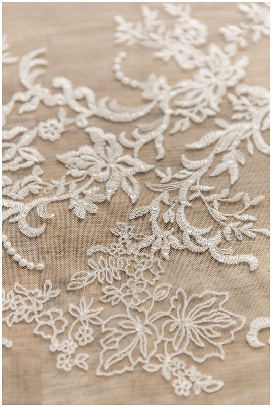 Baumwolle bestickter Blumen Spitzenstoff/ Braut Spitzenstoff Off-White/ Hochzeitskleid Spitzenstoff/ florale Spitze/ Braut Spitze// L17-114