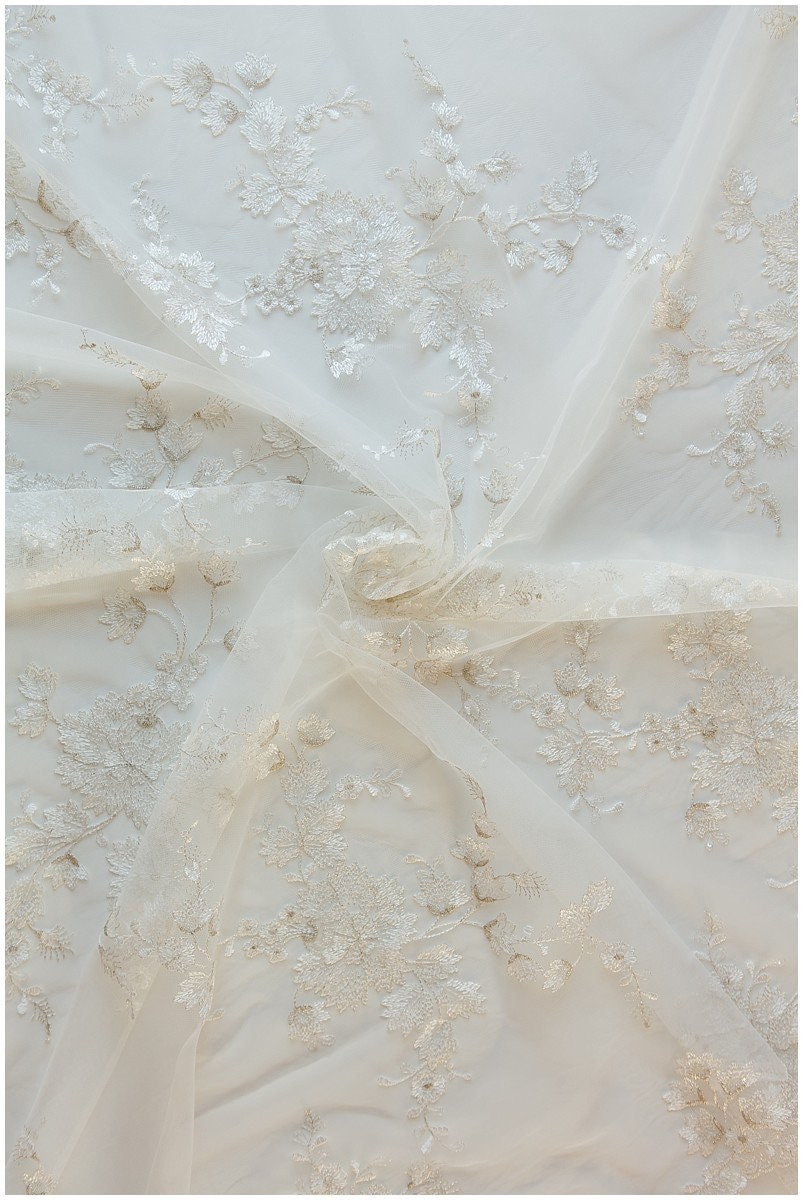 Weicher Blüten Spitzenstoff Off-White Silber/ Braut Spitzenstoff/ Hochzeitskleid Spitzenstoff mit Pailletten/ florale Spitze// L17-101