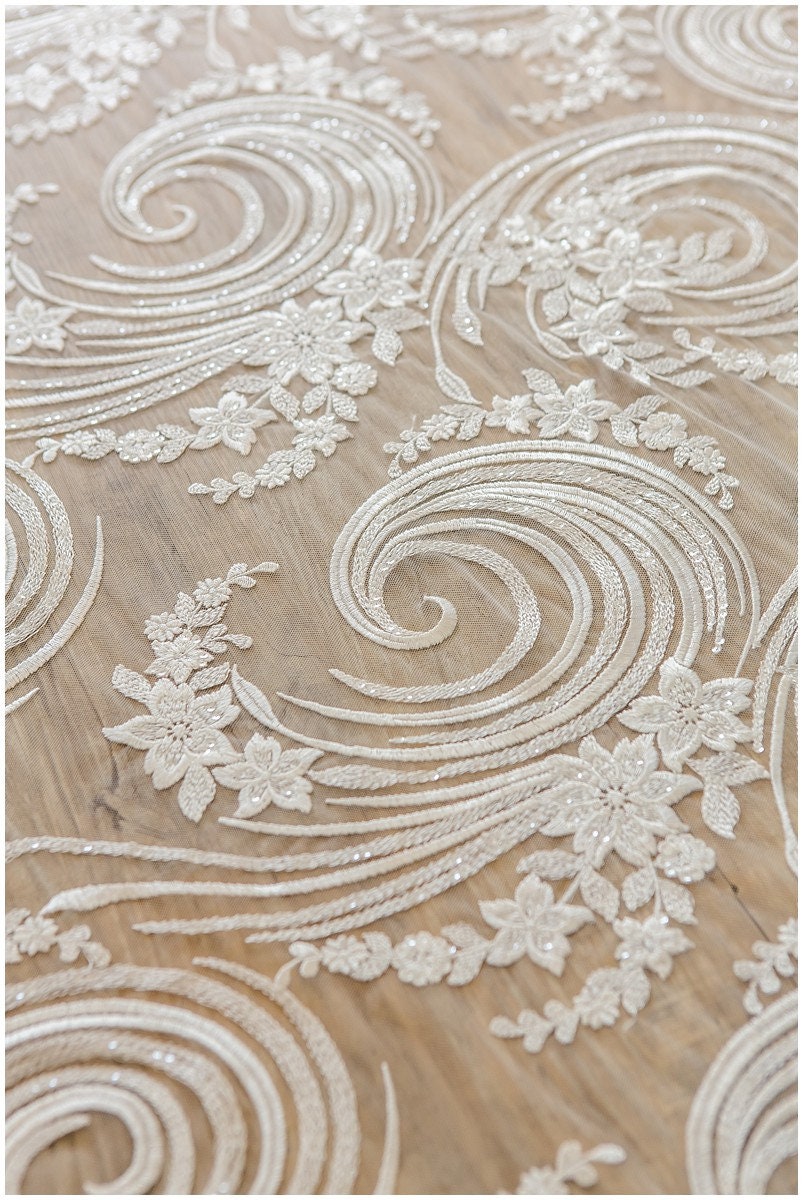 Spiralblüten Spitzenstoff, Braut Spitzenstoff, französische Spitze, bestickte Spitze, Hochzeitskleid Spitzenstoff, Blumenspitze, Paillettenspitze// L17-127