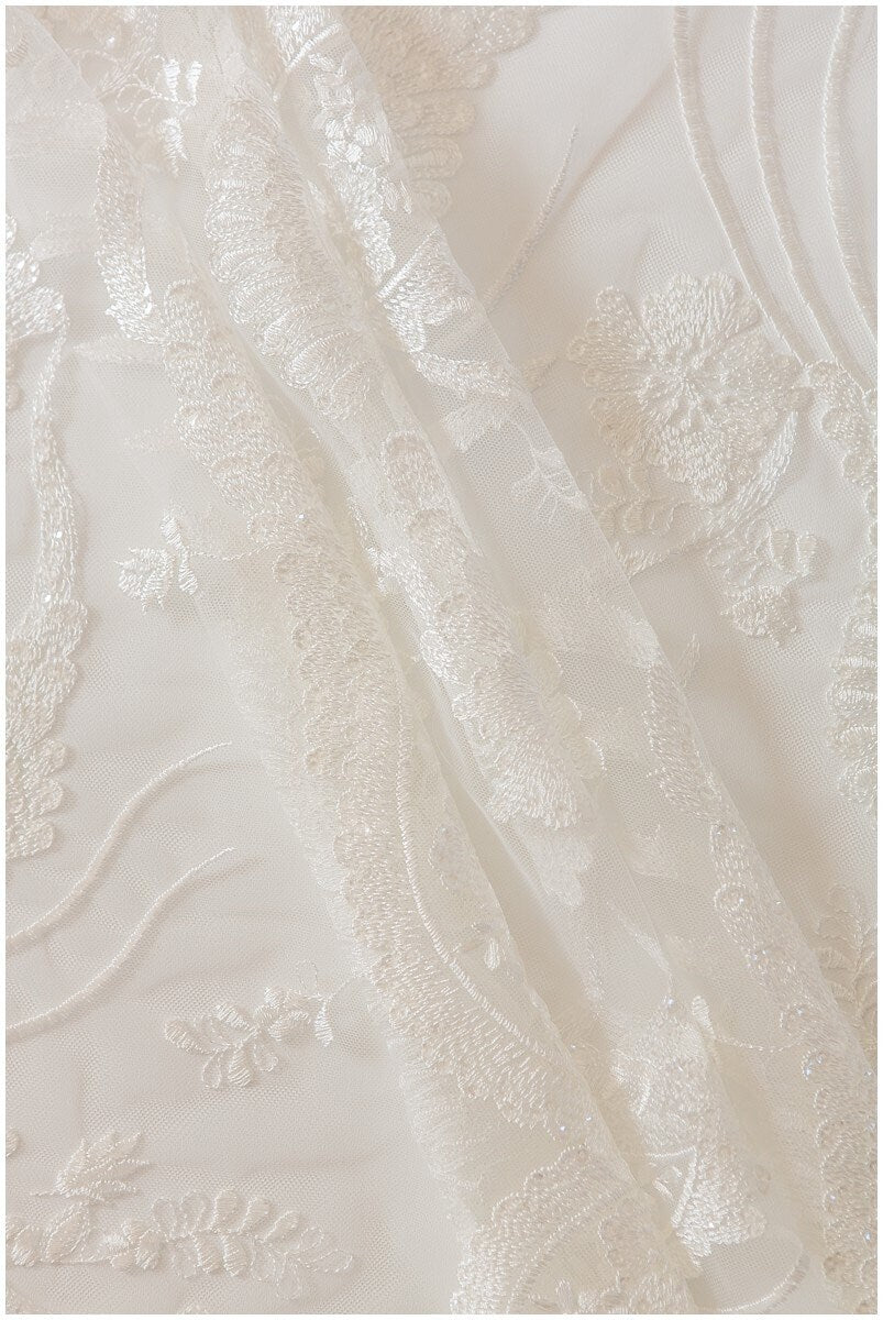 Moderner Braut Spitzenstoff Off-White/ bestickte Boho Spitze/ Hochzeitskleid Spitzenstoff/ Blumenspitze mit Pailletten// L17-129