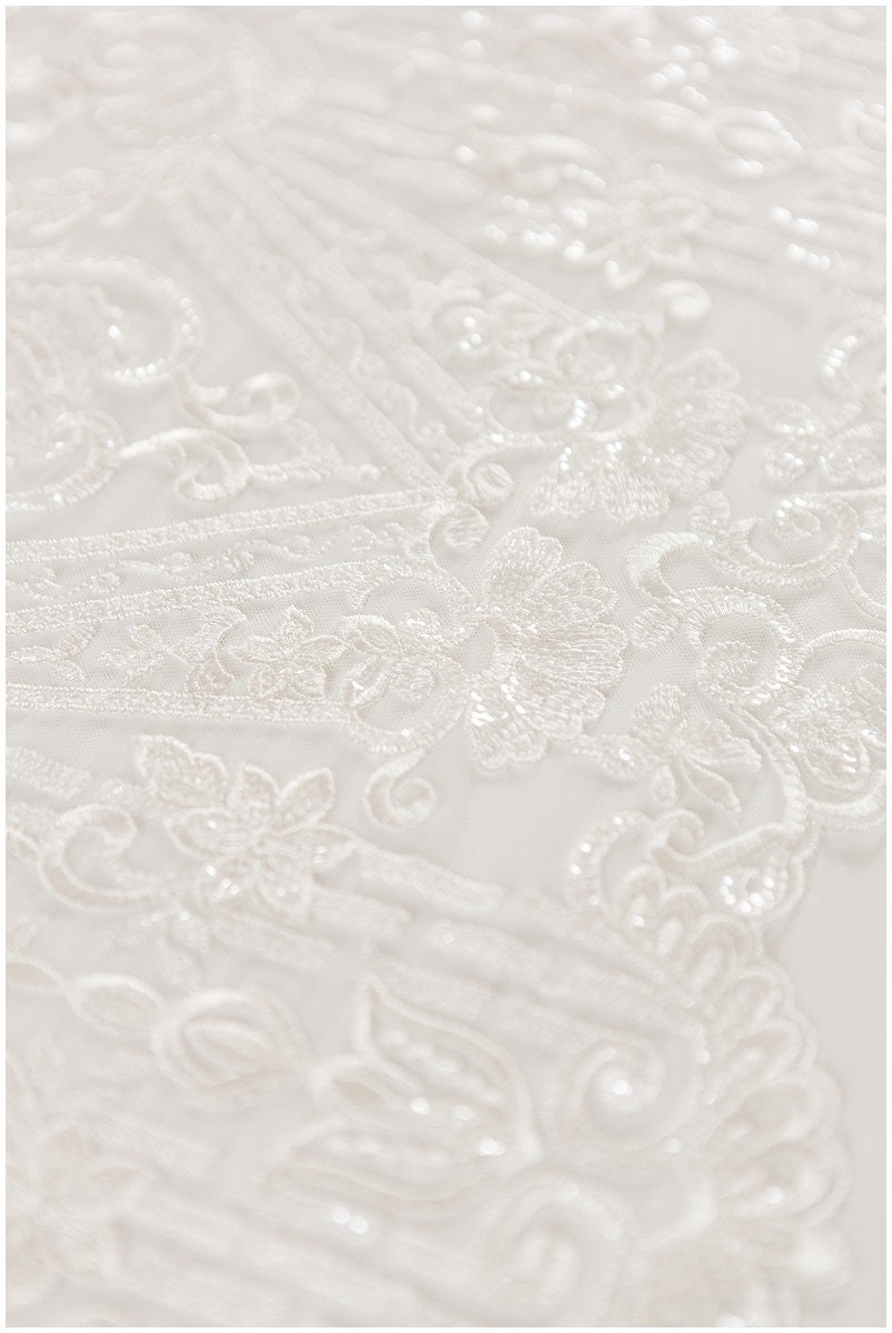 Braut Spitzenstoff Off-White/ verschnörkelte Brautspitze/ bestickte Spitze/ florale Brautspitze/ Boho Hochzeitskleid Spitze/ florale Spitze mit Pailletten// L17-135