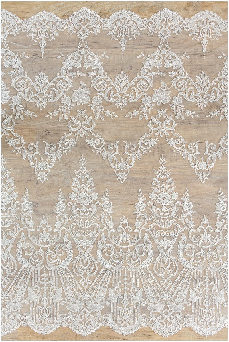 Braut Spitzenstoff Off-White/ verschnörkelte Brautspitze/ bestickte Spitze/ florale Brautspitze/ Boho Hochzeitskleid Spitze/ florale Spitze mit Pailletten// L17-135