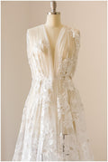 Romantischer Blumen Spitzenstoff Off-White/ Blumen Brautspitze/ bestickte florale Brautspitze/ Hochzeitskleid Spitze// L17-138