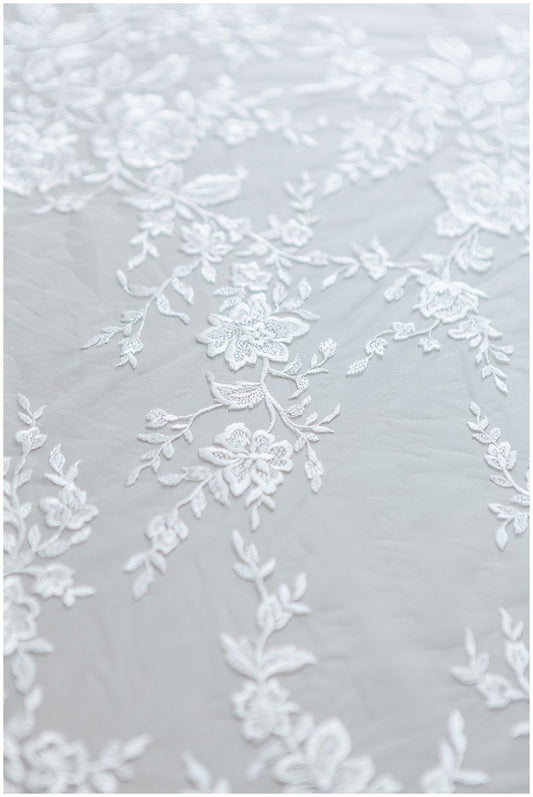 Blumen Spitzenstoff Off-White/ Braut Blumenspitze/ Brautkleid Spitzenstoff/ bestickter Spitzenstoff/ Spitzenschleier// L17-149