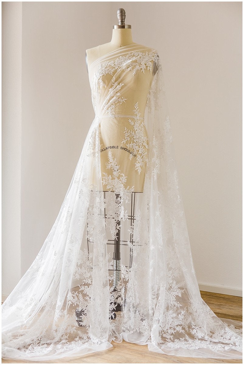 Romantischer Blumen Spitzenstoff/ Braut Spitzenstoff Off-White/ Pailletten Spitze/ bestickter Spitzenstoff/ Spitzenschleier// L17-150