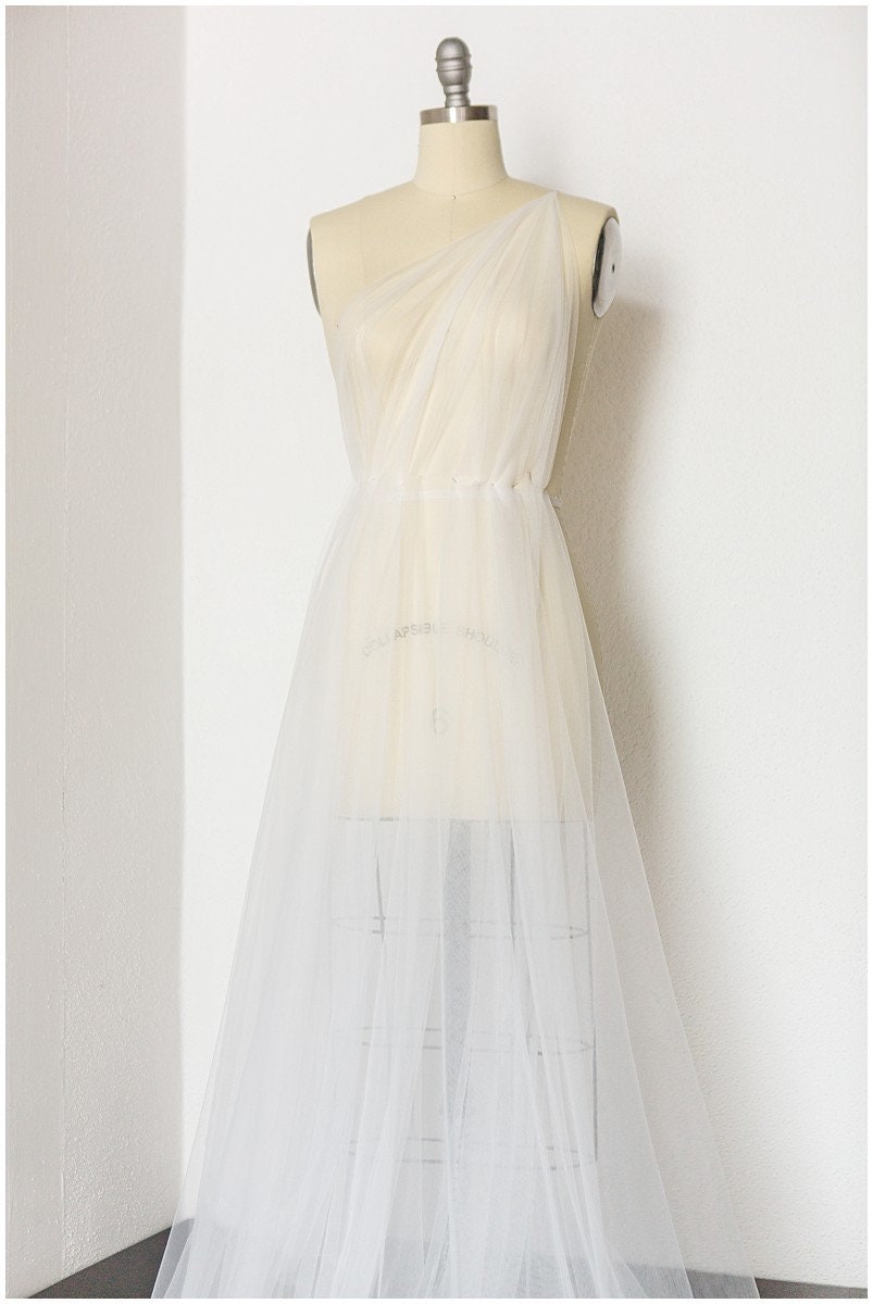3.1m wide - very soft tulle fabric for bridal veils &amp; wedding dresses/ veil tulle white off-white/ soft tulle// R-167-18 BOLT 27.4Yds