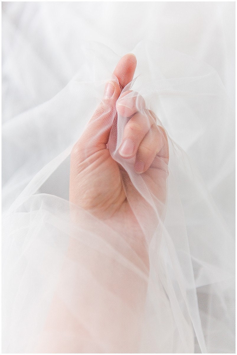3.1m wide - very soft tulle fabric for bridal veils &amp; wedding dresses/ veil tulle white off-white/ soft tulle// R-167-18 BOLT 27.4Yds