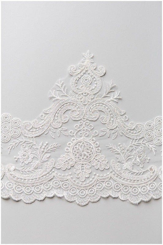 Off-White lace trim/ veil lace trim/ bridal lace trim/ embroidered lace trim/ bridal lace trim// T17-047