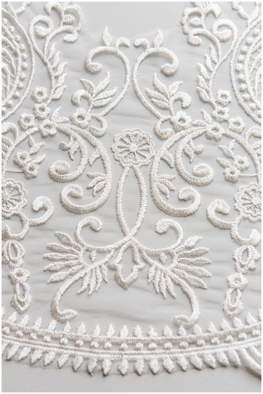 Bridal lace trim off-white/ wedding dress lace trim/ embroidered lace trim/ elegant bridal lace// T17-054