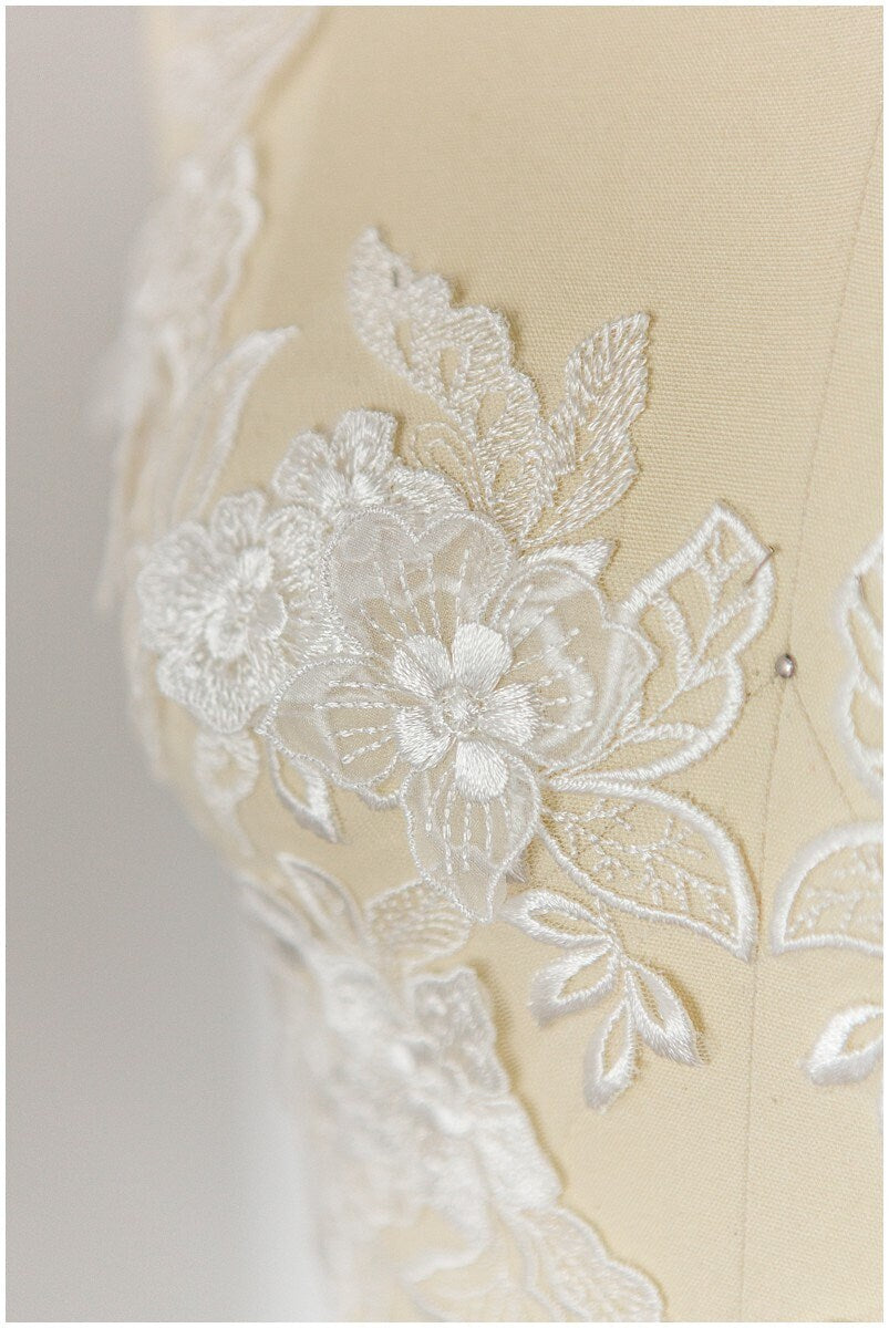 Romantische Blumen Spitzen Applikation, Braut Spitzen Applikation, Spitzenblume, Blumen Applikation, Hochzeitskleid Spitzenapplikation, Spitzenblumen Applikation// A17-135