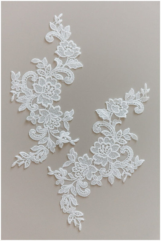 Romantische Blumen Spitzen Applikation, BrautBlüten Applikation, Spitzenblume, Blumen Applikation, Hochzeitskleid Spitzenapplikation, Spitzenblumen Applikation// A17-136