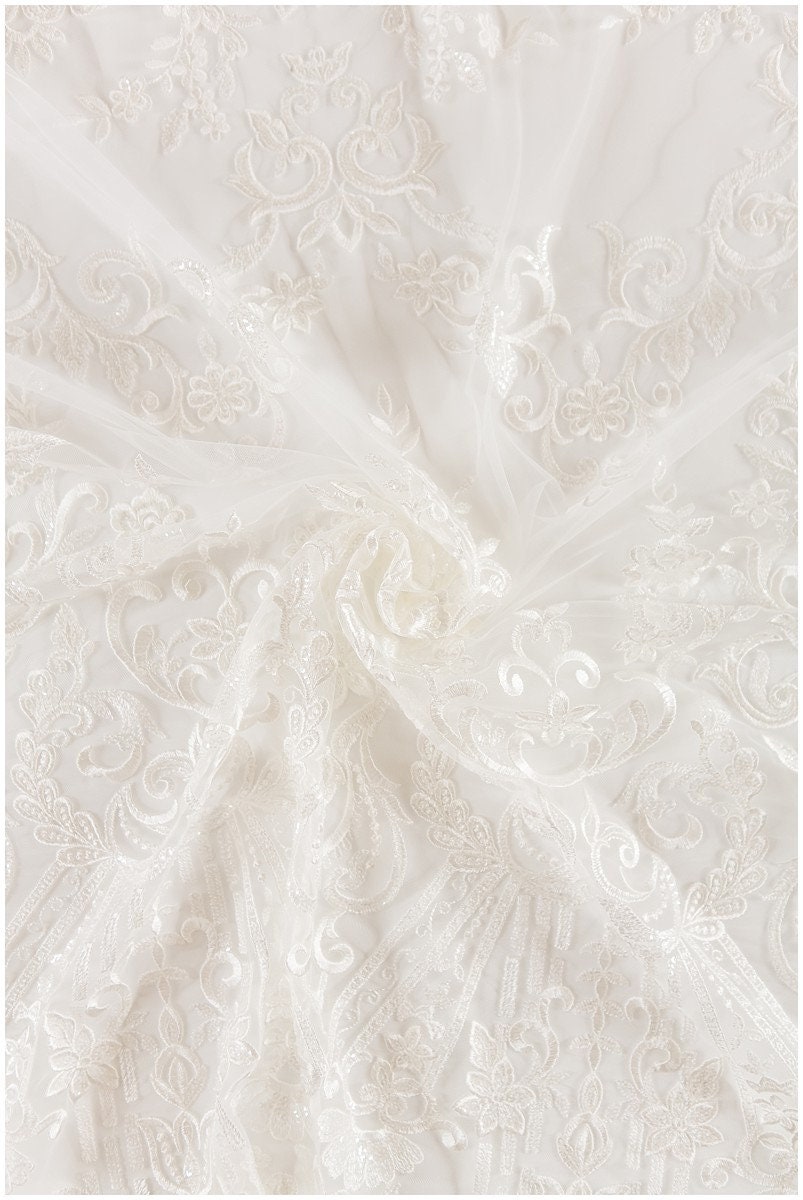 Braut Spitzenstoff Off-White/ verschnörkelte Brautspitze/ bestickte Spitze/ florale Brautspitze/ Boho Hochzeitskleid Spitze/ florale Spitze mit Pailletten// L17-135