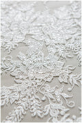 Romantischer Blumen Spitzenstoff/ Braut Spitzenstoff Off-White/ Pailletten Spitze/ bestickter Spitzenstoff/ Spitzenschleier// L17-150