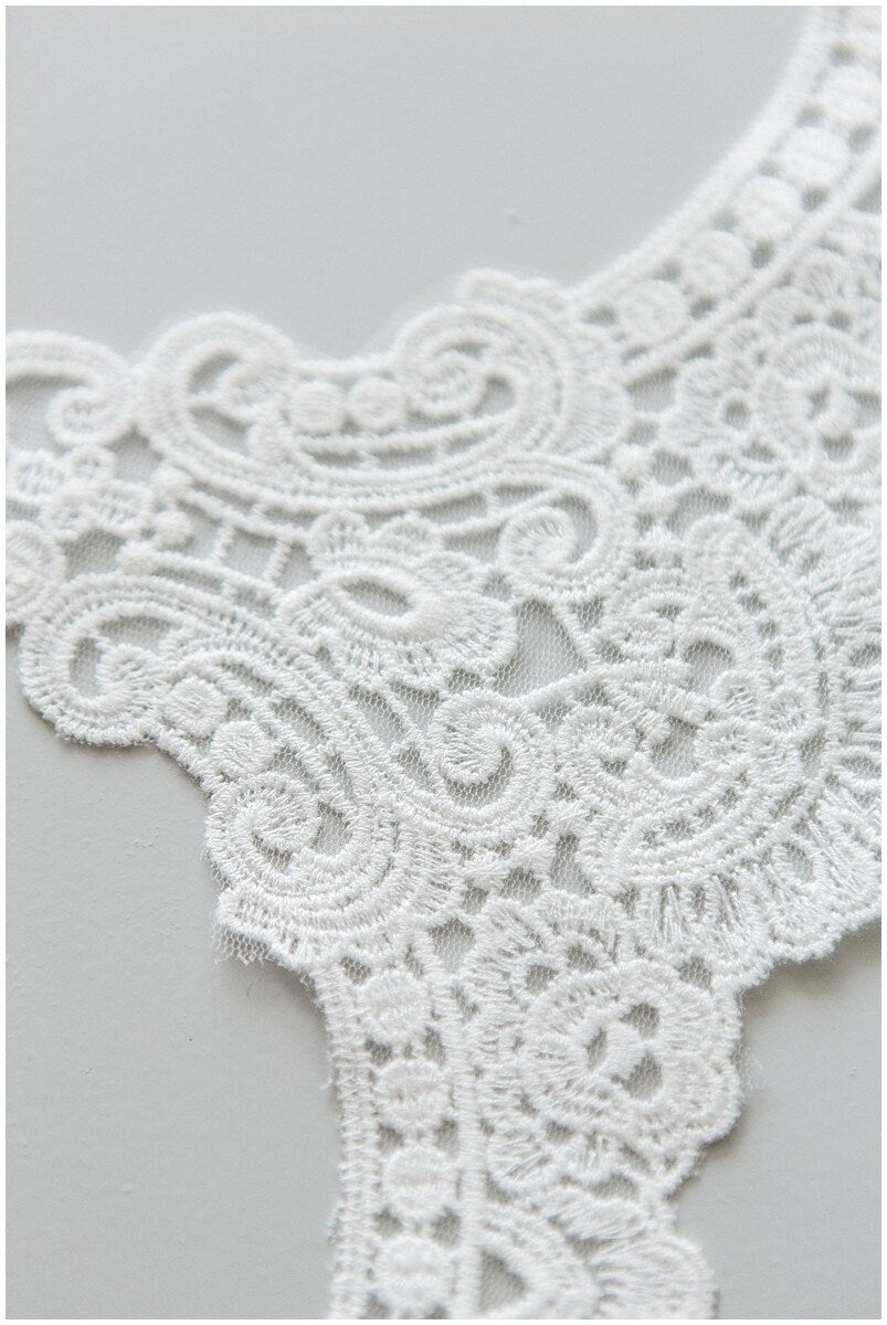 Lace trim off-white/ elegant bridal lace trim/ flower veil lace trim/ wedding dress lace// T17-056